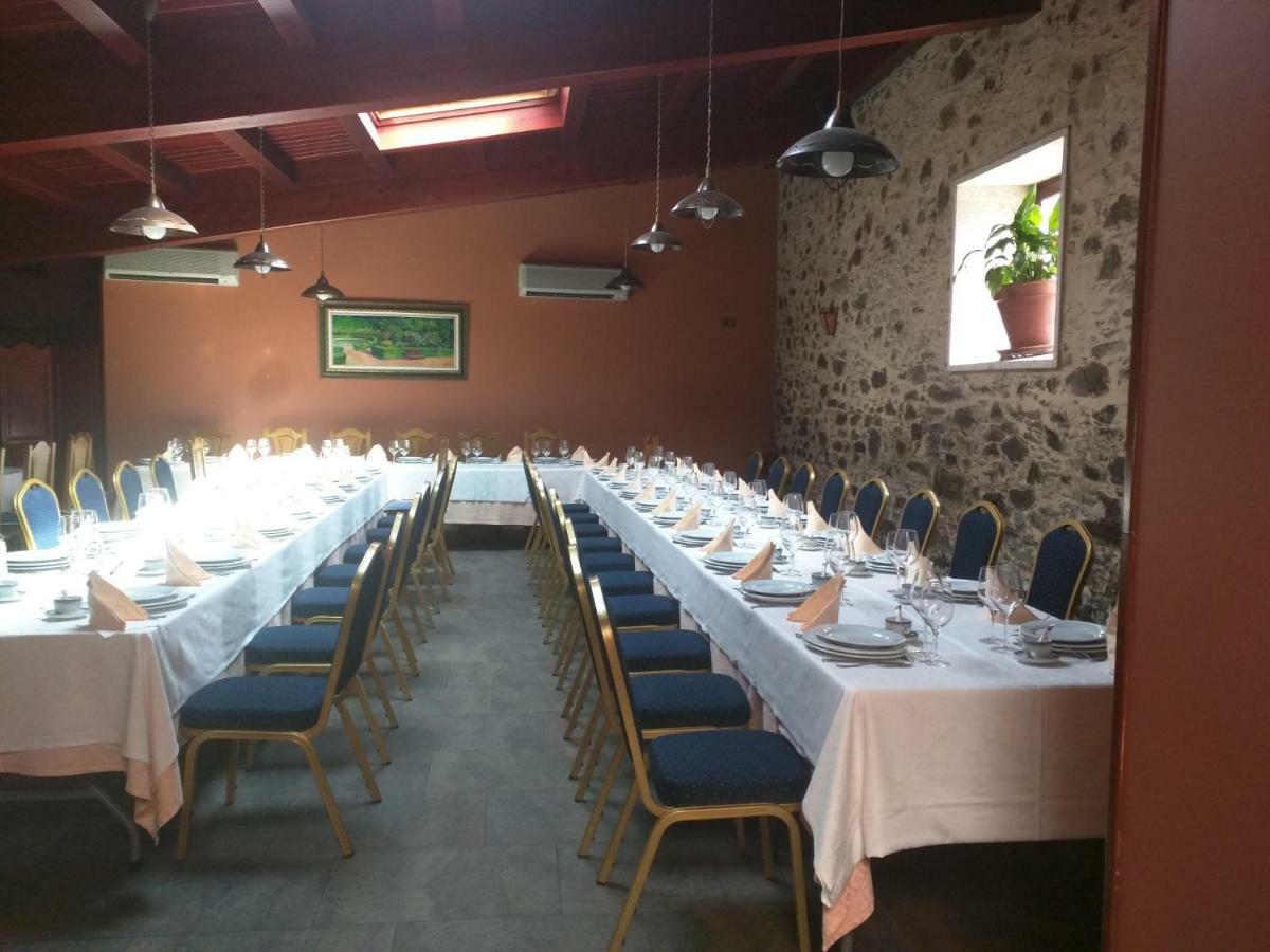 Hostal San Paio Lavacolla Exteriör bild