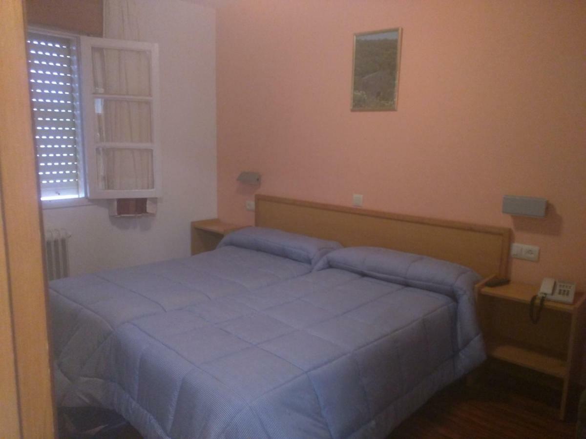 Hostal San Paio Lavacolla Exteriör bild